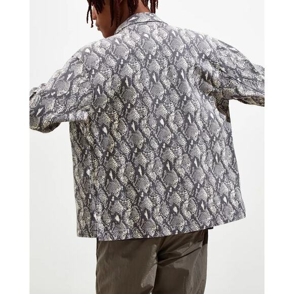 Urban Outfitters Snake Print Zip-Up Overshirt Jacket in Gray, Size Small - Picture 14 of 15
